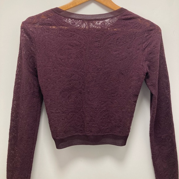Aritzia Wilfred Merlot Cropped Long Sleeve Paisley Lace Top - Picture 2 of 5